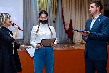 Депутат встретился со студентами